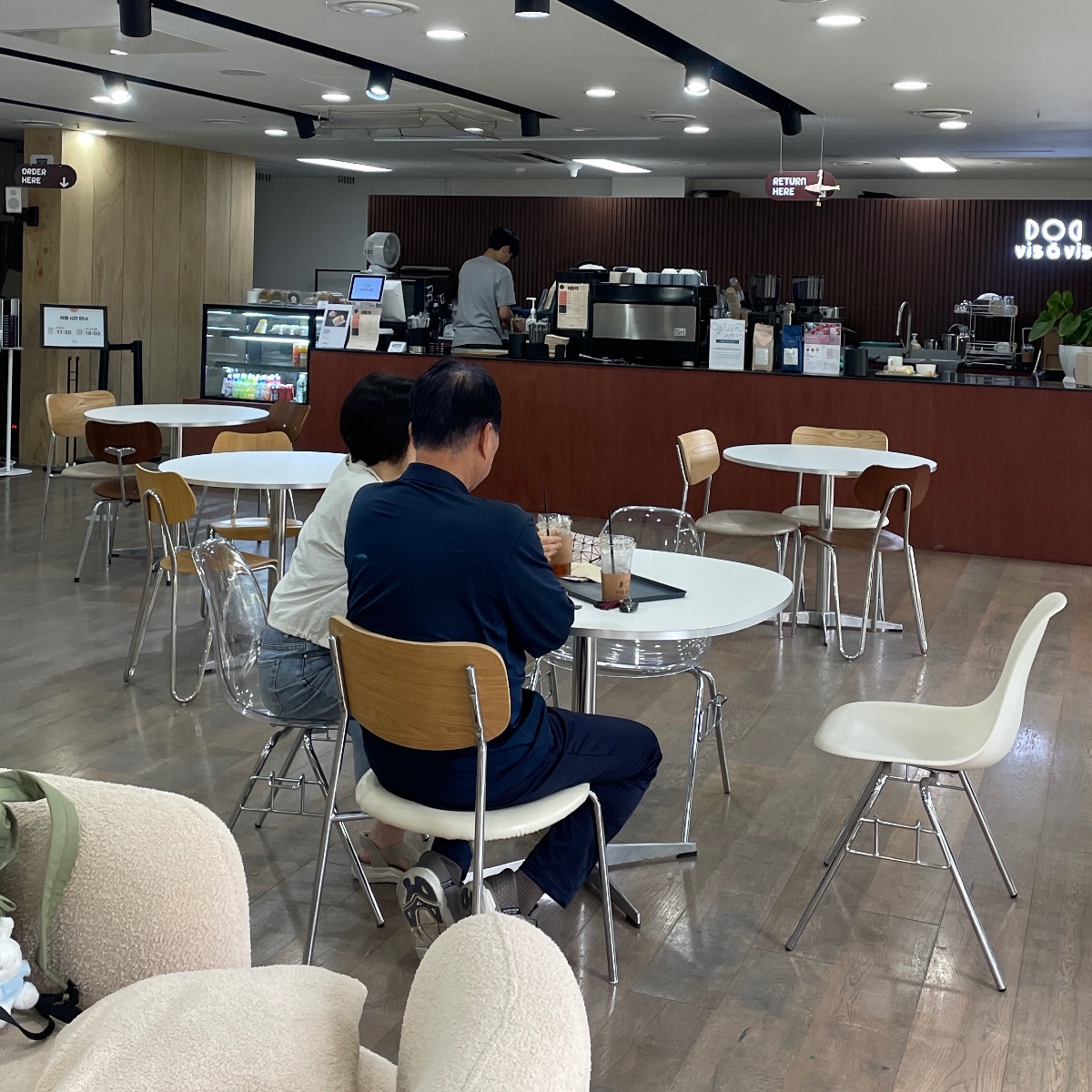 비자비 방문 사진